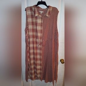 Plus size plaid dress with two splits on side size 24/26w (New with tags)